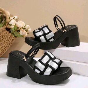 Stylish Black and White Women's Platform Sandals